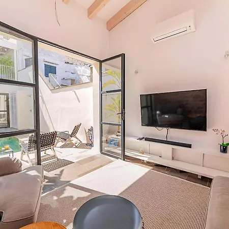 فيلة Elegant Town House In 2 Bedrooms Roser Vell Located In Heart Of Old Town بويينسا